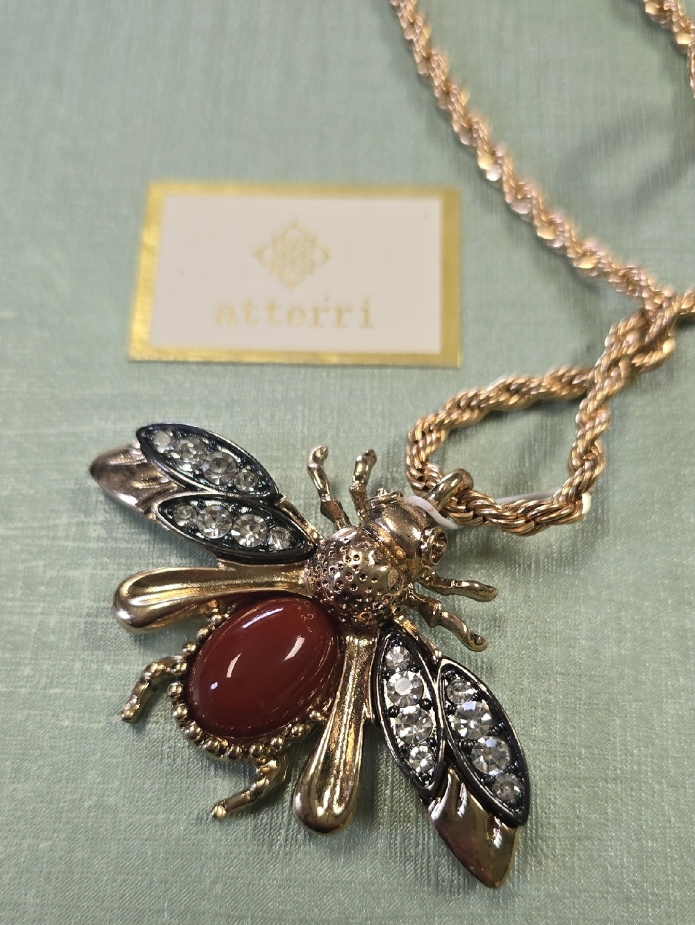 🐝Queen Bee Gold Tone Necklace Carnelian Semi Precious Stone Braided Chain 22"